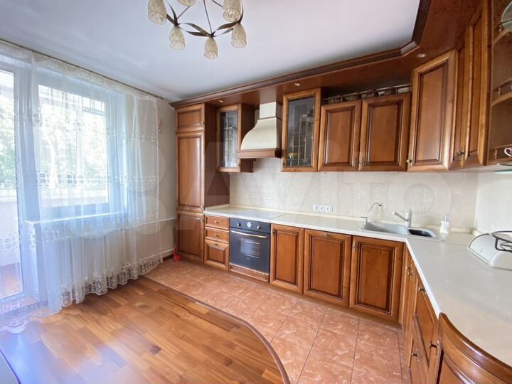 2-к. квартира, 73 м², 3/17 эт.