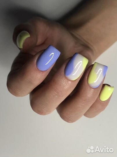 Маникюр с покрытием лаком