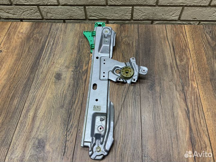 Opel Astra J Стеклоподъемник электрический задний