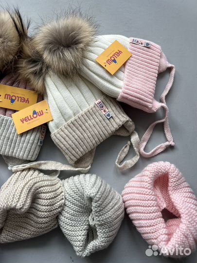 Шапка снуд с натуральным помпоном