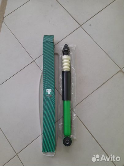 Амортизатор задний на renault logan 1