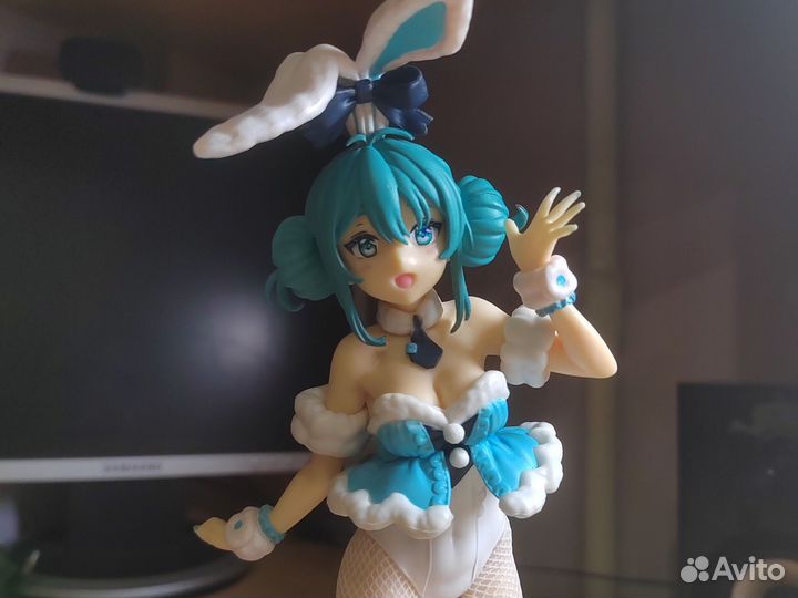 Аниме фигурка хатсуне мику