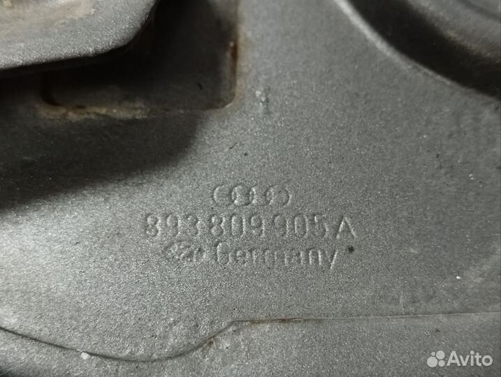 Лючок бензобака для автомобиля Audi 80 B4