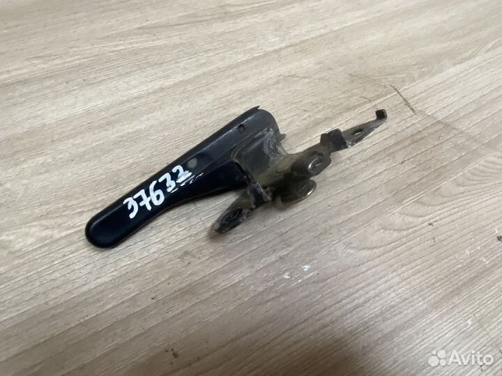 Ручка открывания лючка бензобака Nissan Avenir W11