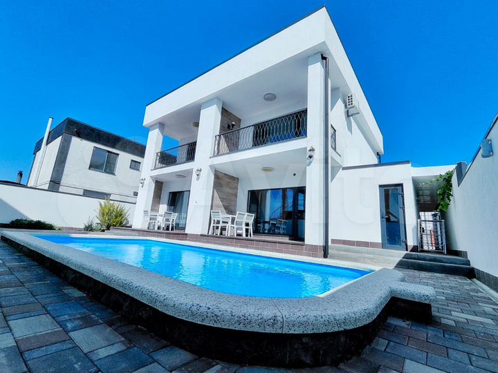 Дом 180 м² на участке 3 сот.