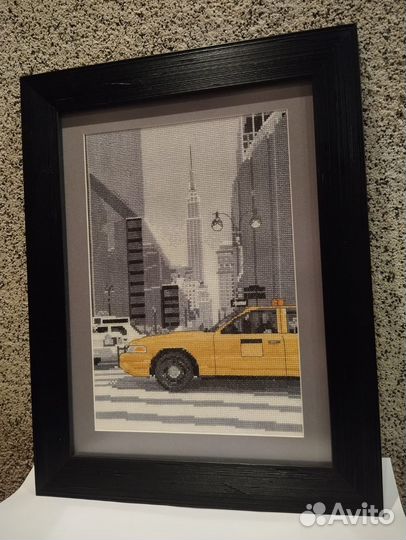 Картина, вышитая крестом, в стекле и раме 34*44