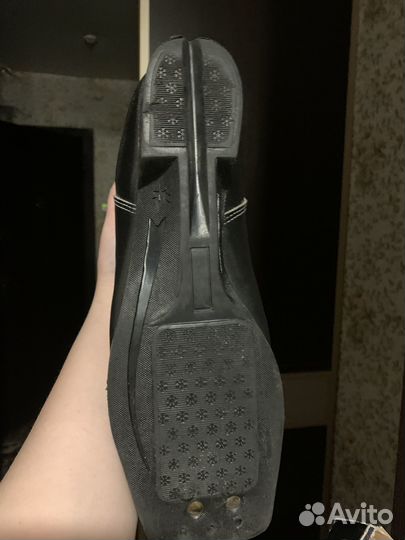 Лыжные ботинки