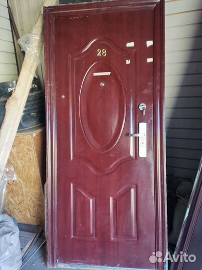 Входные металлические двери б/у