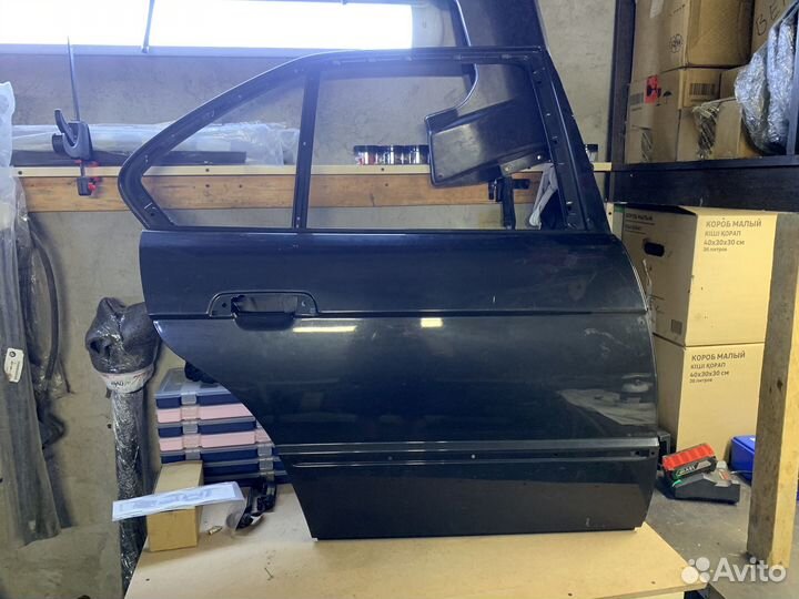 Задняя правая дверь BMW E34