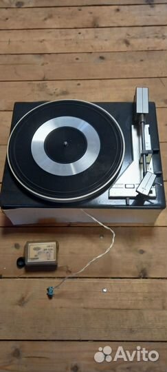 Продаю проигрыватель винила
