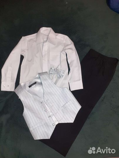 Костюм тройка на мальчика р.104