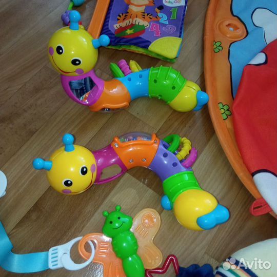 Развивающие игрушки подвески на коляску