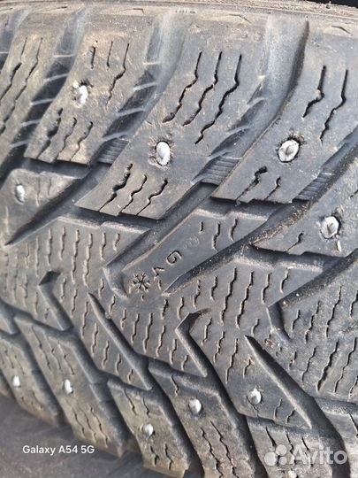 Nokian Tyres Hakkapeliitta 8 SUV 215/70 R16 100T