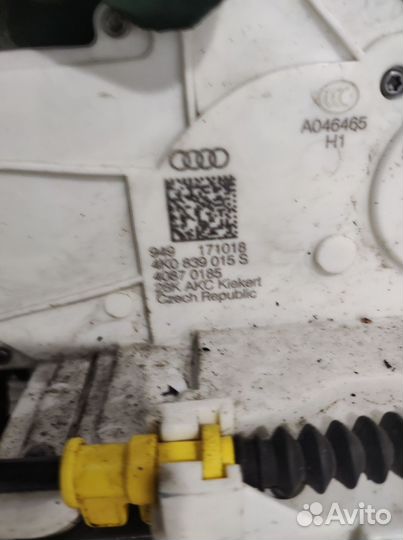 Доводчик двери Audi Q8