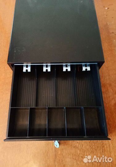 Ящик металлический с замком