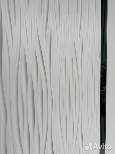 Межкомнатные двери с зеркальной вставкой