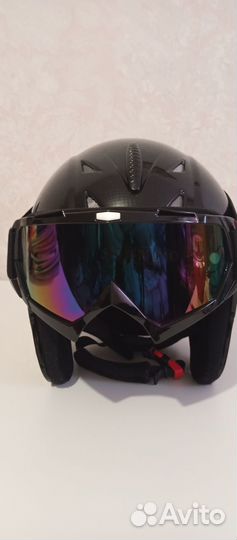 Горнолыжный шлем с маской