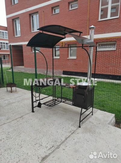 Мангал с крышей