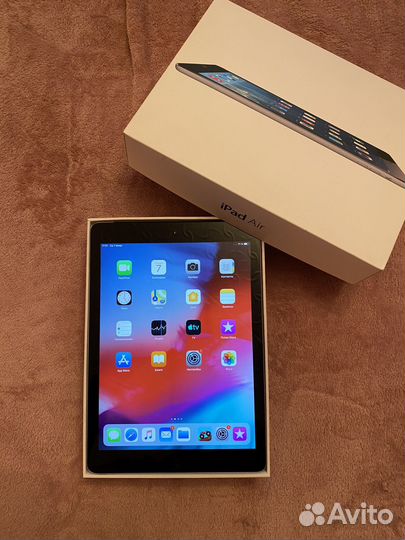 iPad WiFi cell 32 gb sim Space Gray