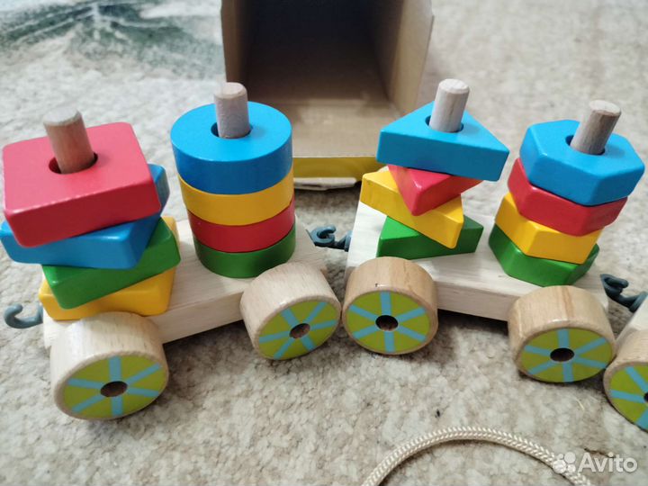 Паровозик деревянный