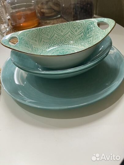 Тарелки и салатник