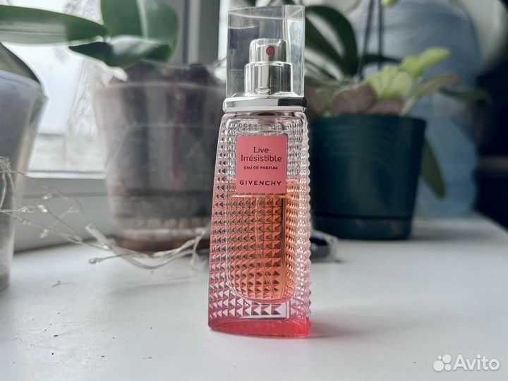 Парфюм Givenchy live Irresistible