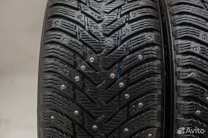 Nokian Tyres Hakkapeliitta 8 235/55 R17 103T