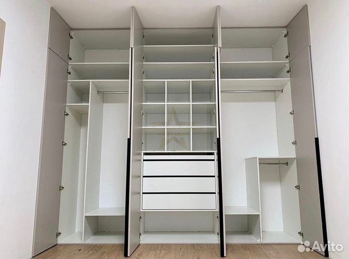 Шкаф до потолка