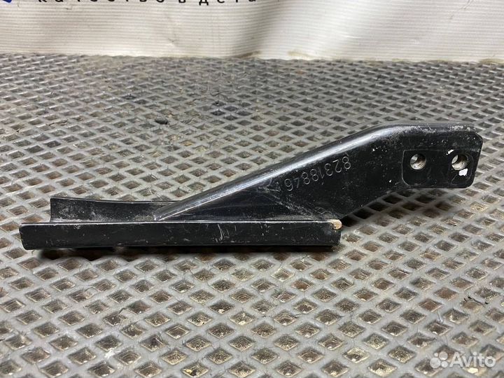 Кронштейн подножки Volvo FH4 82318846