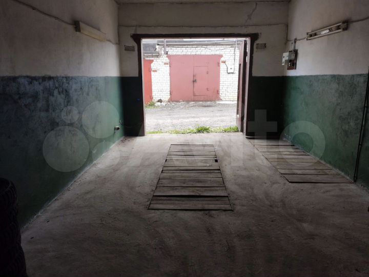 Гараж, > 30 м²