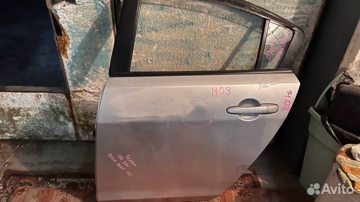 Передняя и задняя дверь Mazda Axela