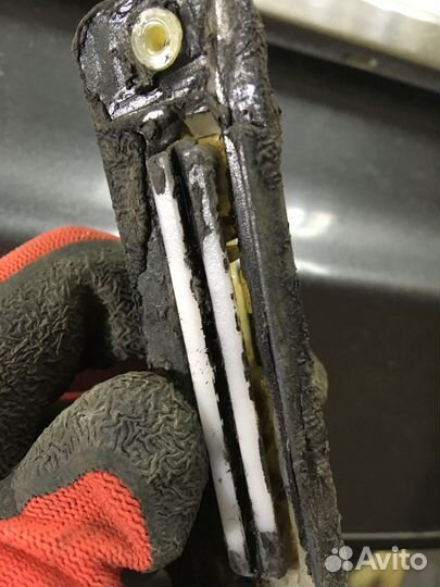 Кнопка открывания багажника Toyota