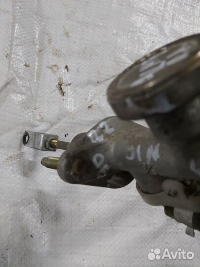 Nissan Almera N16 Цилиндр сцепления главный