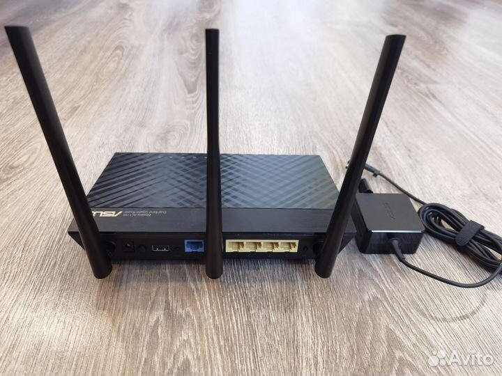 Asus RT-AC66U B1 (2.4G Hz / 5 GHz, AiMesh)