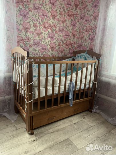Детская кроватка