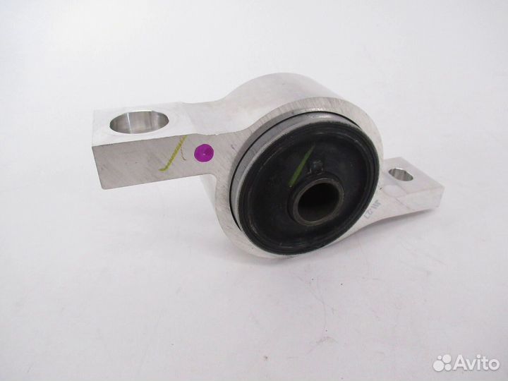 Сайлентблок передней подвески Lexus GS300 IS300