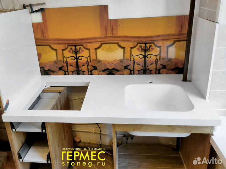 Подоконник Столешница с мойкой из камня Hi-Macs m2