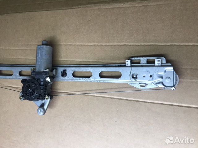 Стеклоподъёмник передней двери Mercedes W168