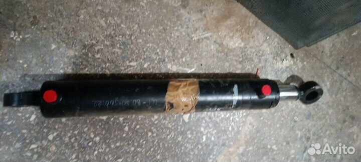 Гидроцилиндр поворота ковша мкду 82Б 