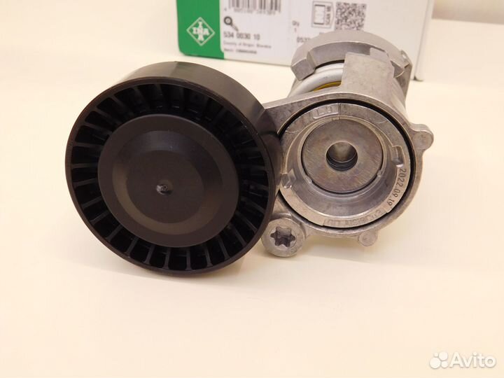 Ролик с натяжителем ремня двс в сборе