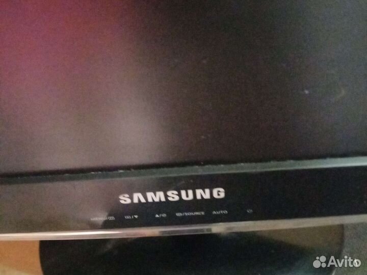 Монитор Samsung