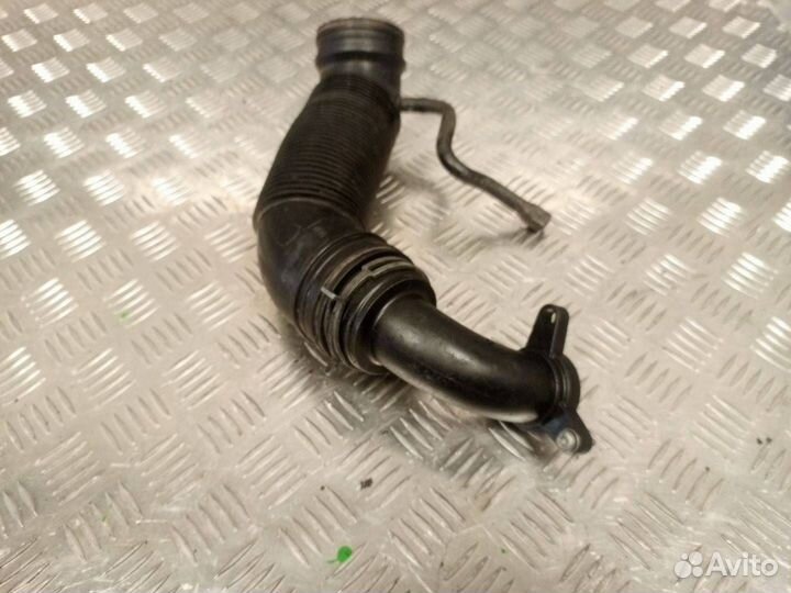 Патрубок турбины Skoda Fabia 2 (5J) (2007 - 2010)