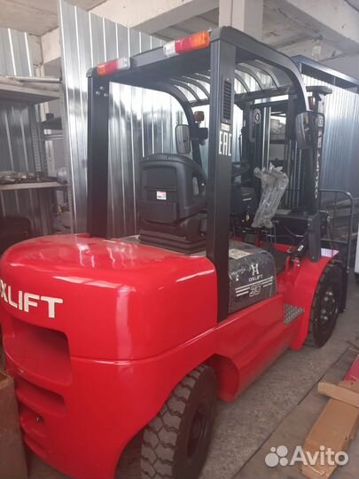 Вилочный погрузчик OXLIFT CPCD30, 2023