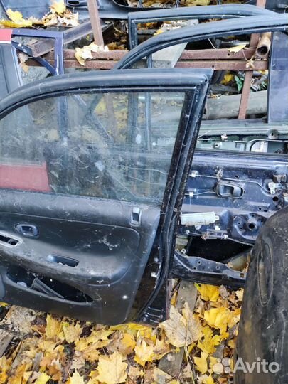 Передняя правая дверь Hyundai sonata 3