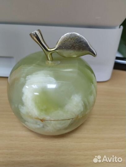 Яблоко камень оникс