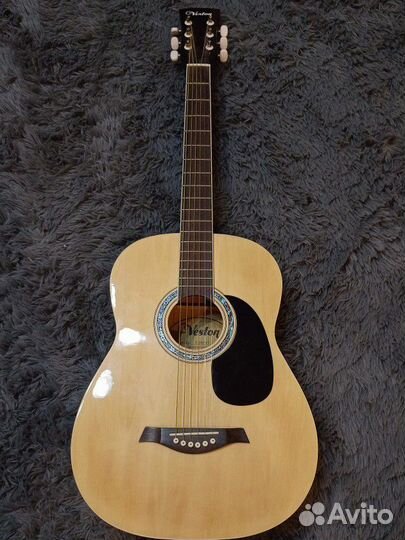 Акустическая гитара