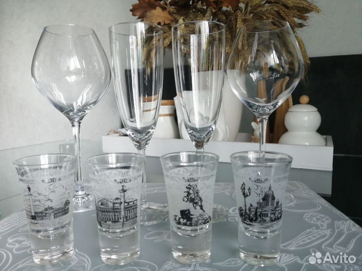 Набор бокалов и рюмок
