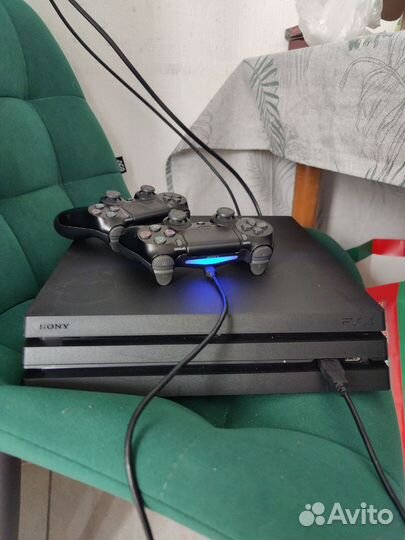 Playstation 4 pro + 2 геймпада