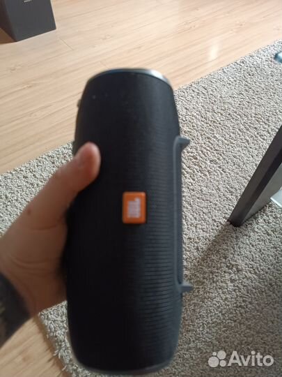 Портативная колонка jbl