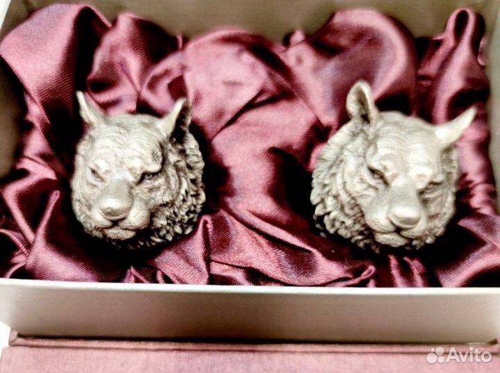 Рюмки-перевертыши с литыми головами 